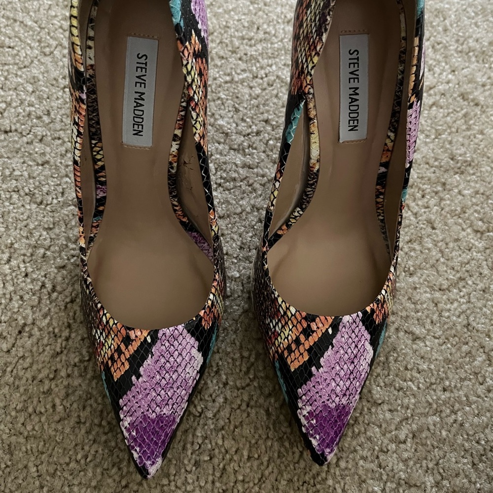 Steve Madden Pump in animal print.